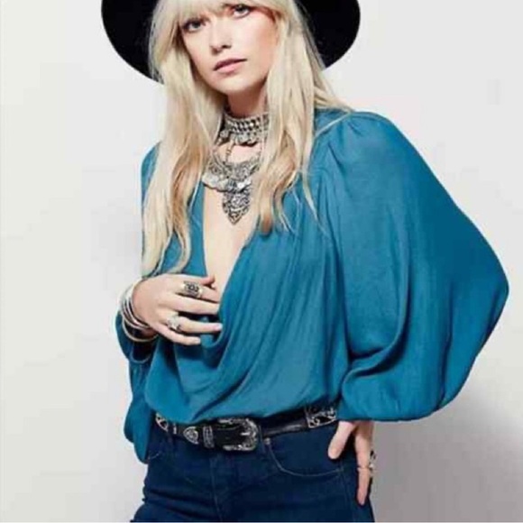 Free People Cowling Around Top in Jade Size Large - Picture 2 of 8